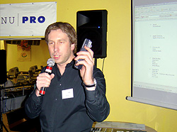Hannu Pro vadība prezentā FS-4 video disku 